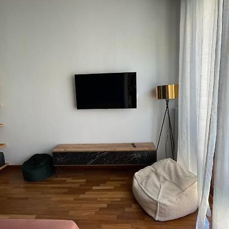 Bocconi 1 Bdr With Style Apartment Milan Bagian luar foto