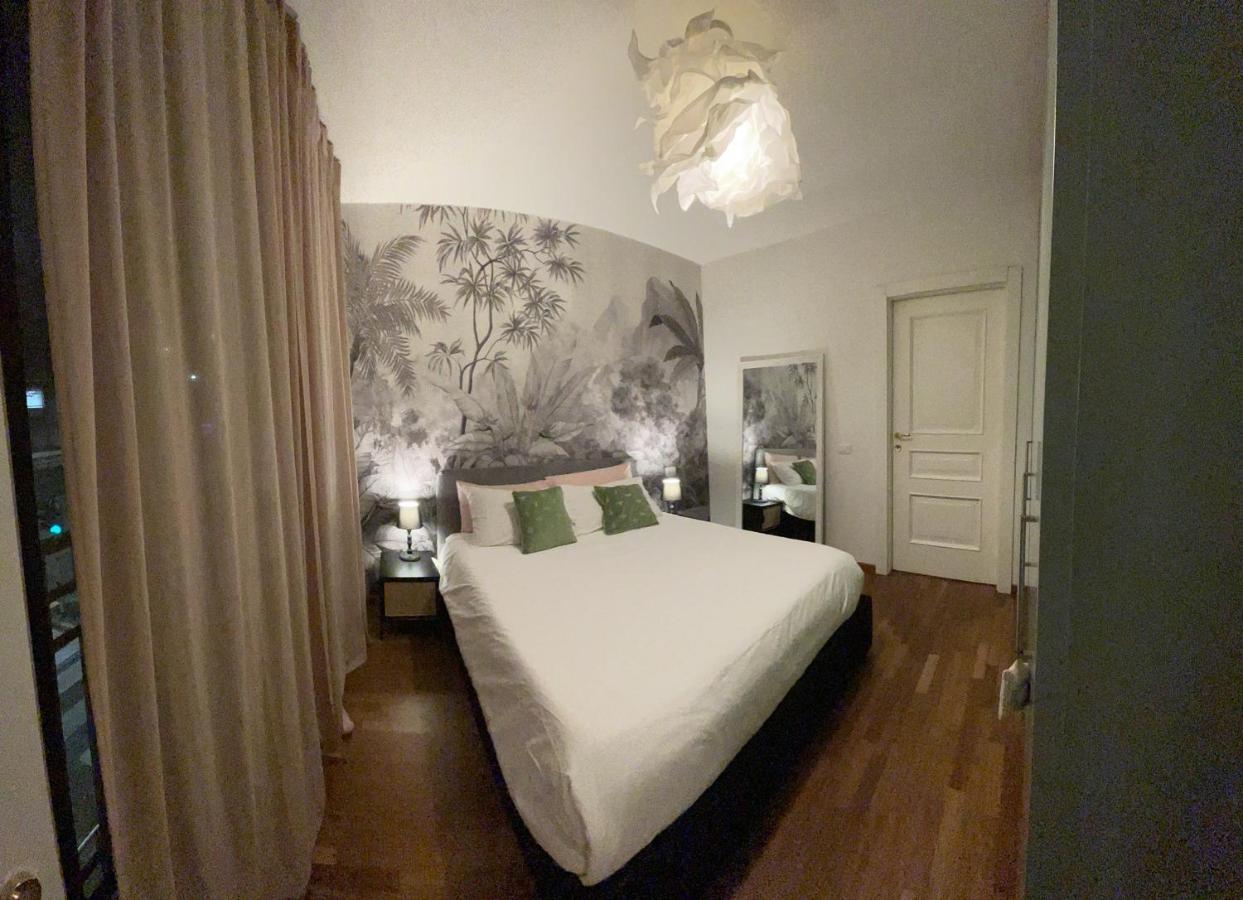 Bocconi 1 Bdr With Style Apartment Milan Bagian luar foto