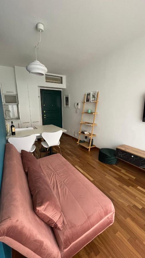 Bocconi 1 Bdr With Style Apartment Milan Bagian luar foto
